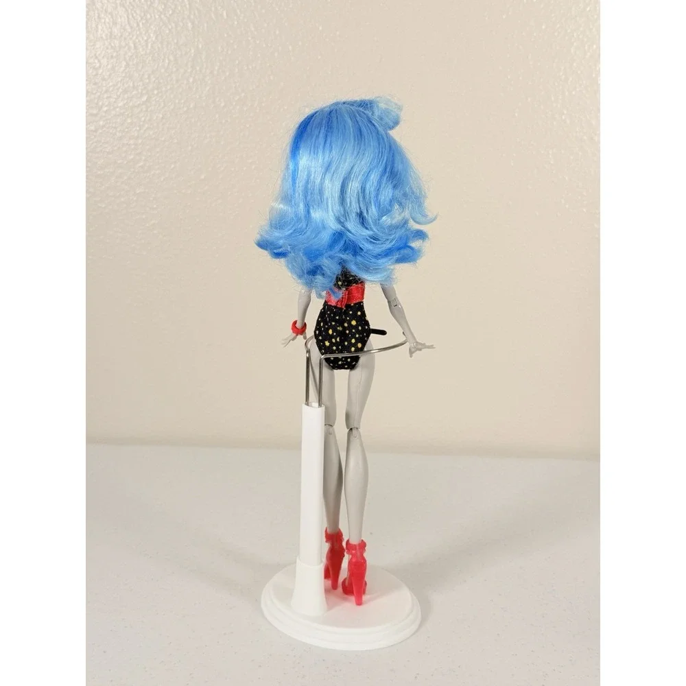 Monster High Ghoulia Yelps 2011 Skull Shores Fashion Zombie Preowned Blue Hair